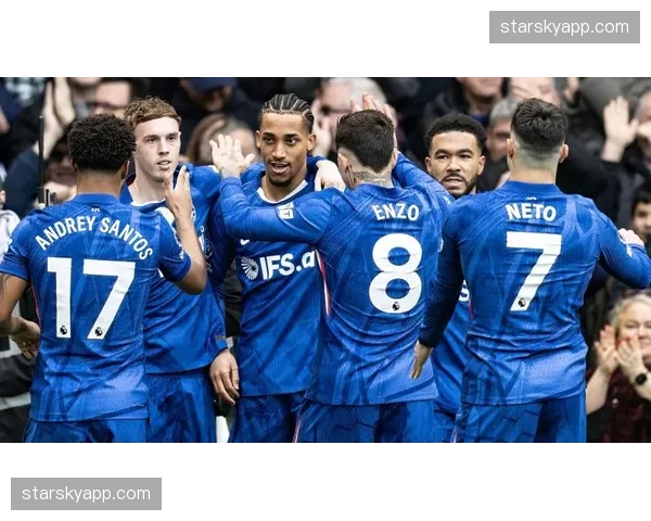 莫耶斯利用切尔西防线伤病 福法纳首发表现遭针对性打击